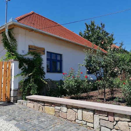 Csenduelo Vendeghaz Apartment Noszvaj Luaran gambar