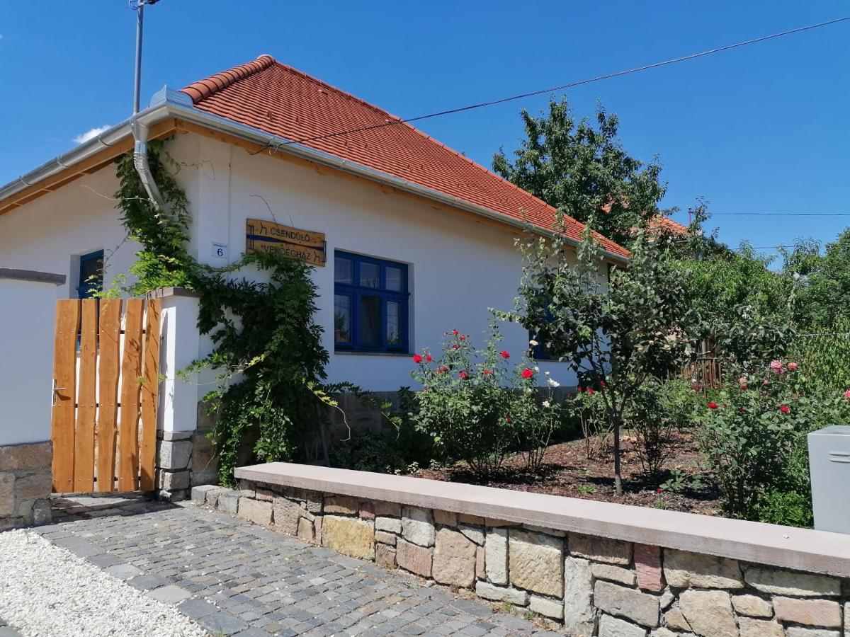 Csenduelo Vendeghaz Apartment Noszvaj Luaran gambar